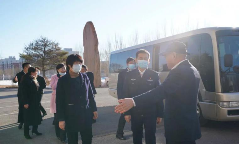 朝陽副市長、市公安局黨委書記、局長趙丕顯帶隊參觀冰河集團